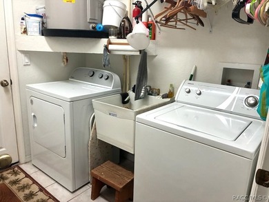 Welcome to this beautifully maintained 3-bedroom, 2-bathroom - photo 34