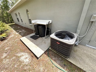 Welcome to this beautifully maintained 3-bedroom, 2-bathroom - photo 39