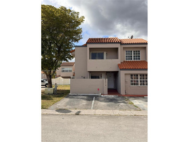 Kendale Lakes Area Townhome/Townhouse For Sale in Miami Florida