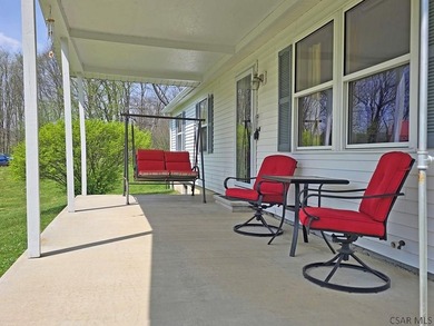 Tucked into the heart of an outdoor paradise, this 3 bedroom, 1 - photo 4