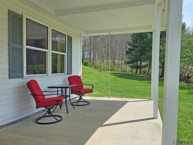 Tucked into the heart of an outdoor paradise, this 3 bedroom, 1 - photo 5