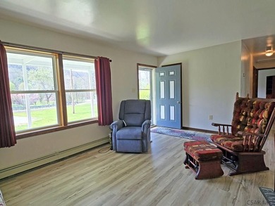 Tucked into the heart of an outdoor paradise, this 3 bedroom, 1 - photo 7