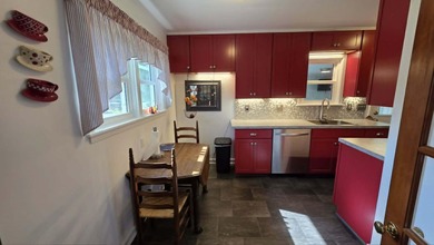Updated 2 bedroom 1 bath home. Very close proximity to Lake - photo 3