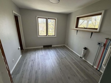 Vacant and well-maintained 2-family upper/lower duplex located - photo 11