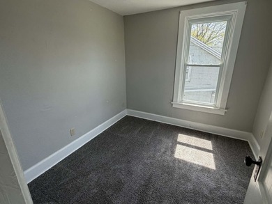 Vacant and well-maintained 2-family upper/lower duplex located - photo 16