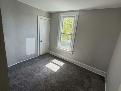 Vacant and well-maintained 2-family upper/lower duplex located - photo 17