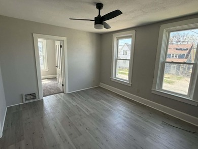 Vacant and well-maintained 2-family upper/lower duplex located - photo 19