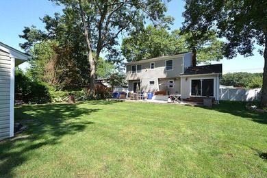 Welcome to this spacious 4-bedroom, 3-bath expanded ranch - photo 19