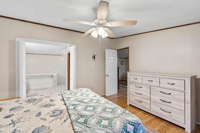 Less than one minute from the boat landing!! Three bedroom, two - photo 20