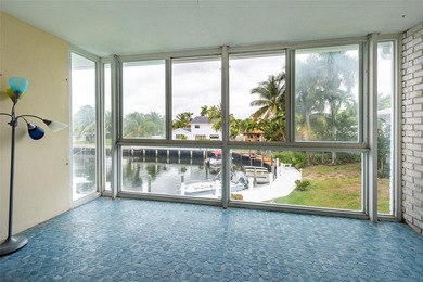 2BD/2BA condo with water view, just a 3-minute walk to the beach - photo 2