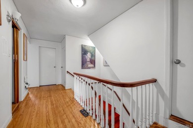 Prime North Flushing location, right off the corner of Northern - photo 13
