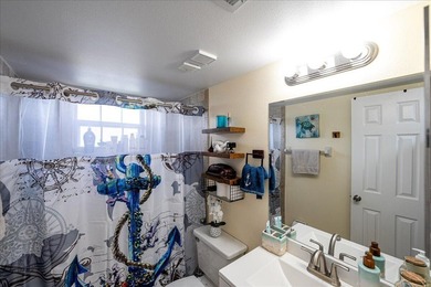 Beautifully updated, move-in-ready 2nd-floor apartment located - photo 13