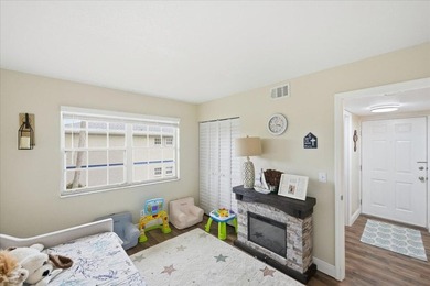 Beautifully updated, move-in-ready 2nd-floor apartment located - photo 17