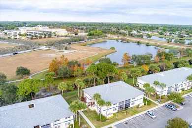 Beautifully updated, move-in-ready 2nd-floor apartment located - photo 31