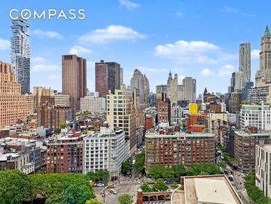 Perched on the 21st floor of the highly sought-after 200 - photo 3
