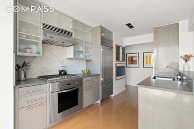 Perched on the 21st floor of the highly sought-after 200 - photo 4