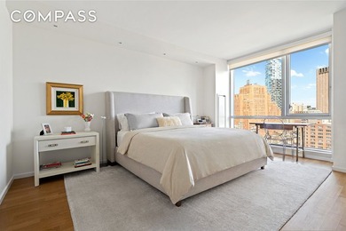 Perched on the 21st floor of the highly sought-after 200 - photo 5