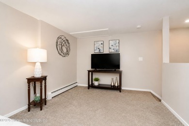 LOOK NO FURTHER!! THIS BEAUTIFULLY RENOVATED END-UNIT CONDO IS - photo 16