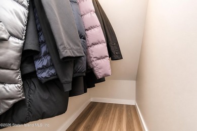 LOOK NO FURTHER!! THIS BEAUTIFULLY RENOVATED END-UNIT CONDO IS - photo 17
