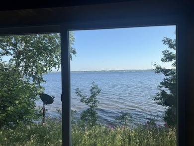 Charming 3-bedroom, 2.5-bath ranch home on 100 feet of Paradise - photo 9