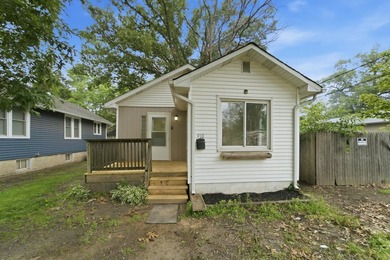 Recently updated 2 bedroom, 1 bathroom, Single Family Home in - photo 1