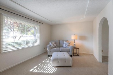 Lakewood Lakes Home For Sale in Lees Summit Missouri