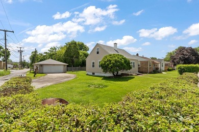 Welcome home to this charming 3-bedroom gem, perfectly situated - photo 5