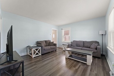 Welcome home to this charming 3-bedroom gem, perfectly situated - photo 6
