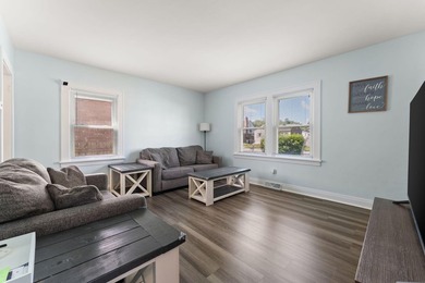 Welcome home to this charming 3-bedroom gem, perfectly situated - photo 7