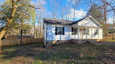 Center Hill Lake Home For Sale in Baxter Tennessee