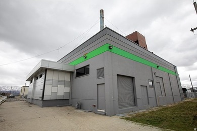 Exceptional opportunity to own a versatile industrial property - photo 2