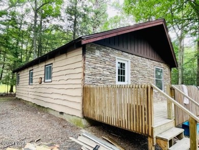 McConnell  Pond Home For Sale in Lakeville Pennsylvania