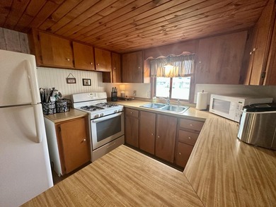 Note: Exterior color is taupe, but due to smoke & haze from the - photo 9