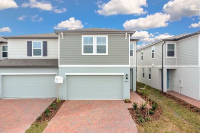 Lake Tohopekaliga Townhome/Townhouse For Sale in ST Cloud Florida