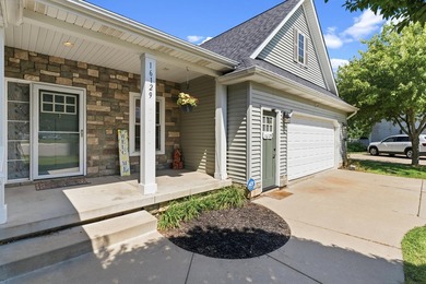An Unrivaled Waterfront Sanctuary in the Woods at River Ridge - photo 5