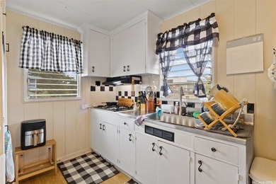 Rare opportunity to own two separate homes on one lot. Two - photo 11