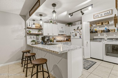Charming 3BR/2BA townhome located in the desirable Oakwood - photo 12
