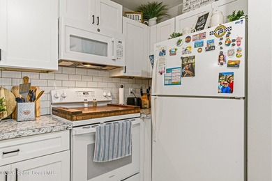 Charming 3BR/2BA townhome located in the desirable Oakwood - photo 14
