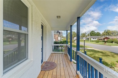Back on Market at no fault to the seller! RENOVATED & UNIQUE! - photo 4
