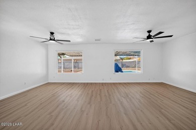 Just remodeled and move-in ready! This beautifully updated pool - photo 9