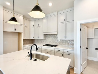 INCREDIBLE BUYER INCENTIVES ON ALL MOVE-IN READY AND TO-BE-BUILT - photo 6
