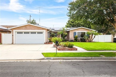 Perfectly positioned on a desirable corner lot, this beautifully - photo 1