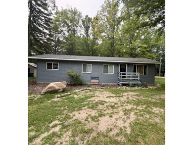 Welcome to this newly renovated home, updated from top to bottom - photo 2