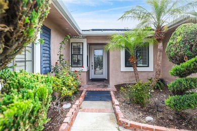 Perfectly positioned on a desirable corner lot, this beautifully - photo 3