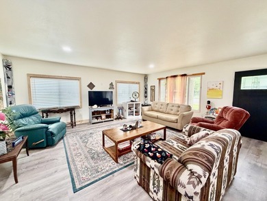 Welcome to this newly renovated home, updated from top to bottom - photo 4