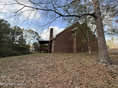 Welcome to this beautiful 3-bedroom, 2.5-bath home situated on 2 - photo 10
