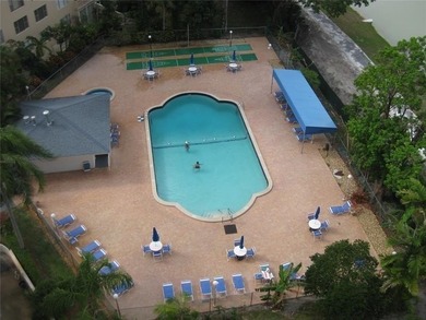 Charming and well-maintained 1-bedroom, 1.5-bathroom apartment - photo 11