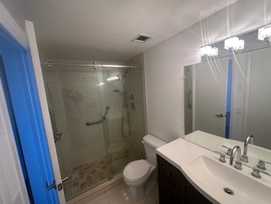 Charming and well-maintained 1-bedroom, 1.5-bathroom apartment - photo 12