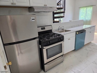 Welcome to Great Gorge Village! This spacious, partially - photo 3