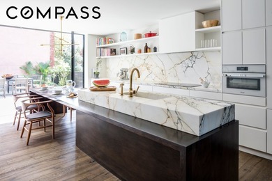 Are you looking for classic townhouse character combined with - photo 1
